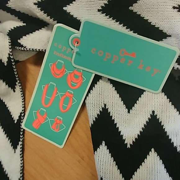 Copper Key Chevron Infinity Scarf - Picture 7 of 8